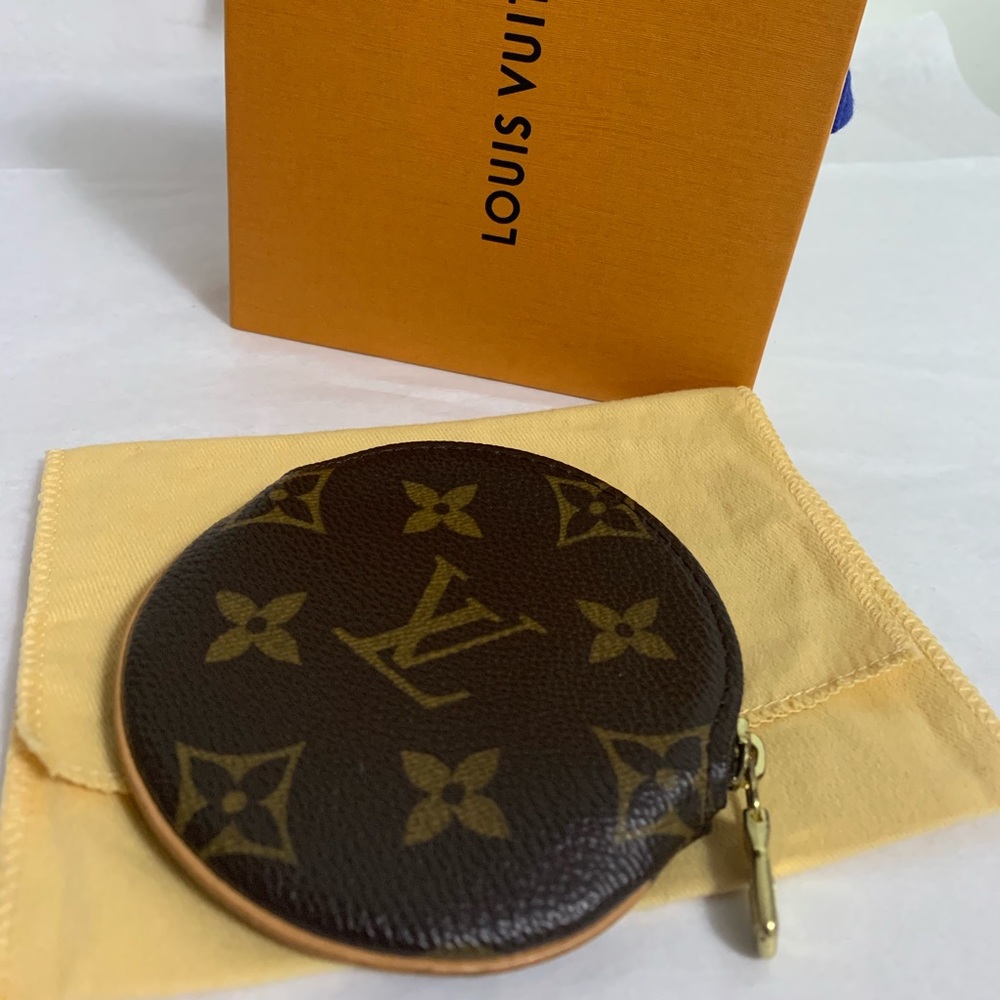 Louis Vuitton Round coin purse - Picture 1 of 8